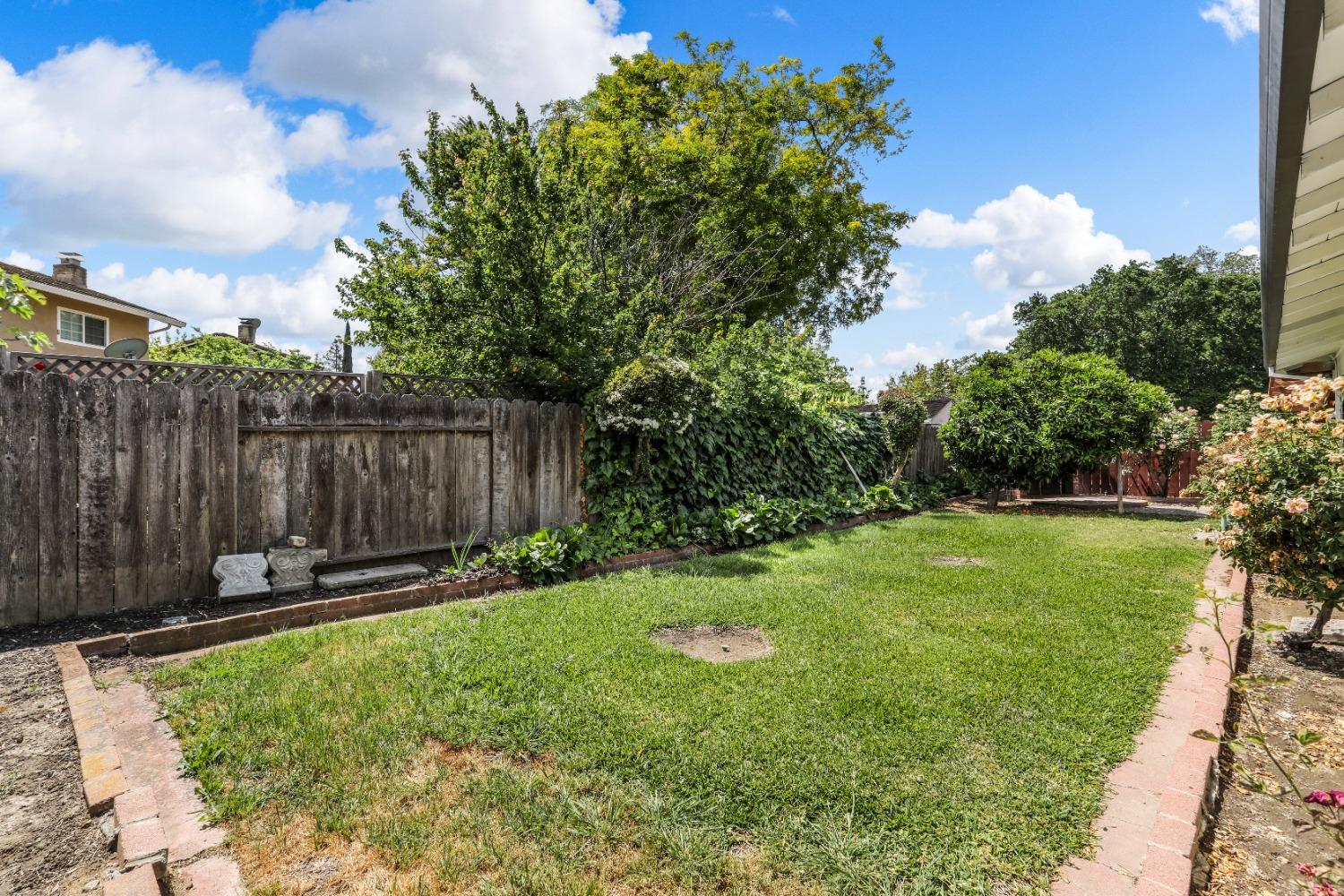 Oakhurst Way, Stockton, California image 37