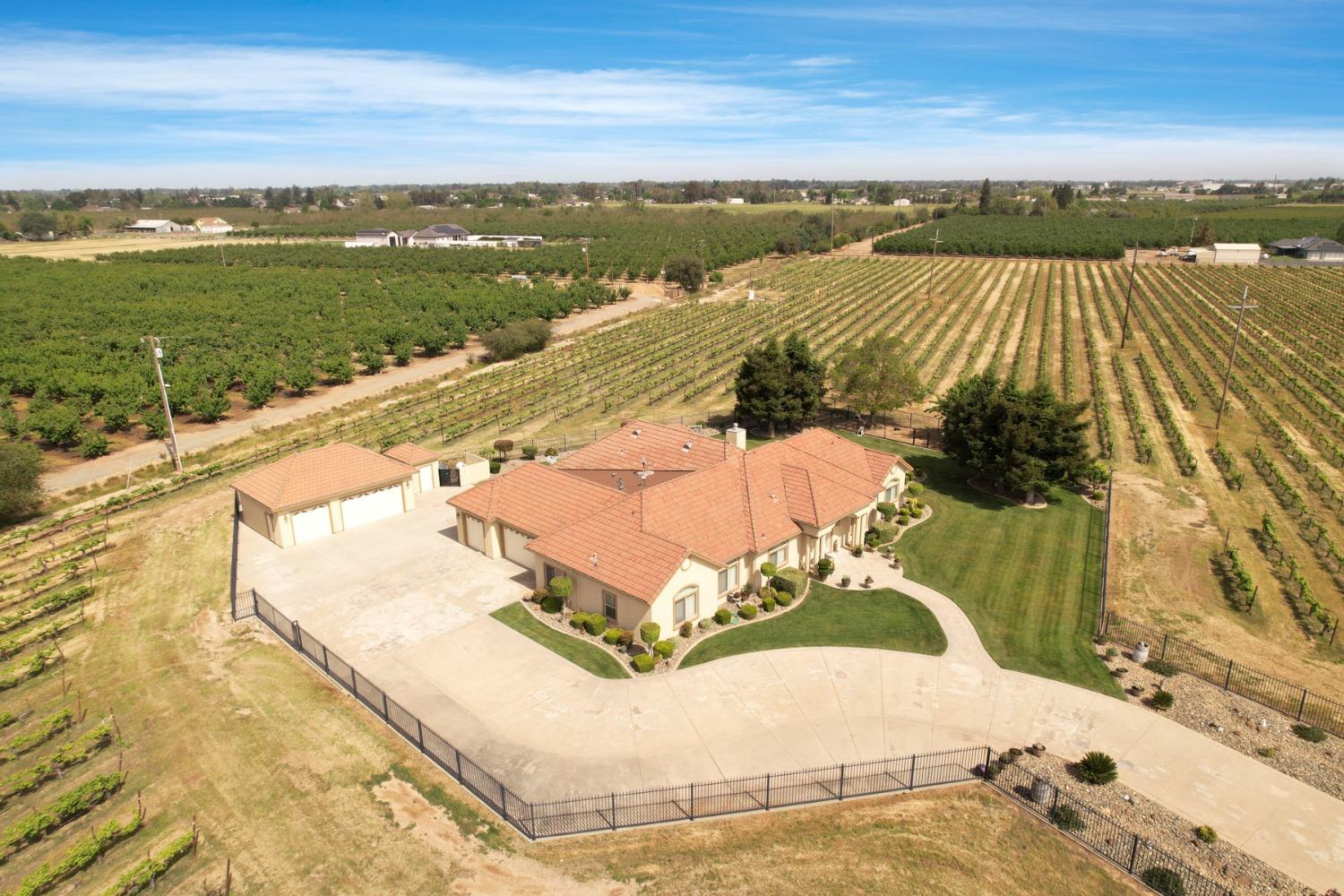 Detail Gallery Image 12 of 82 For 16355 N Highway 88, Lodi,  CA 95240 - 5 Beds | 4 Baths