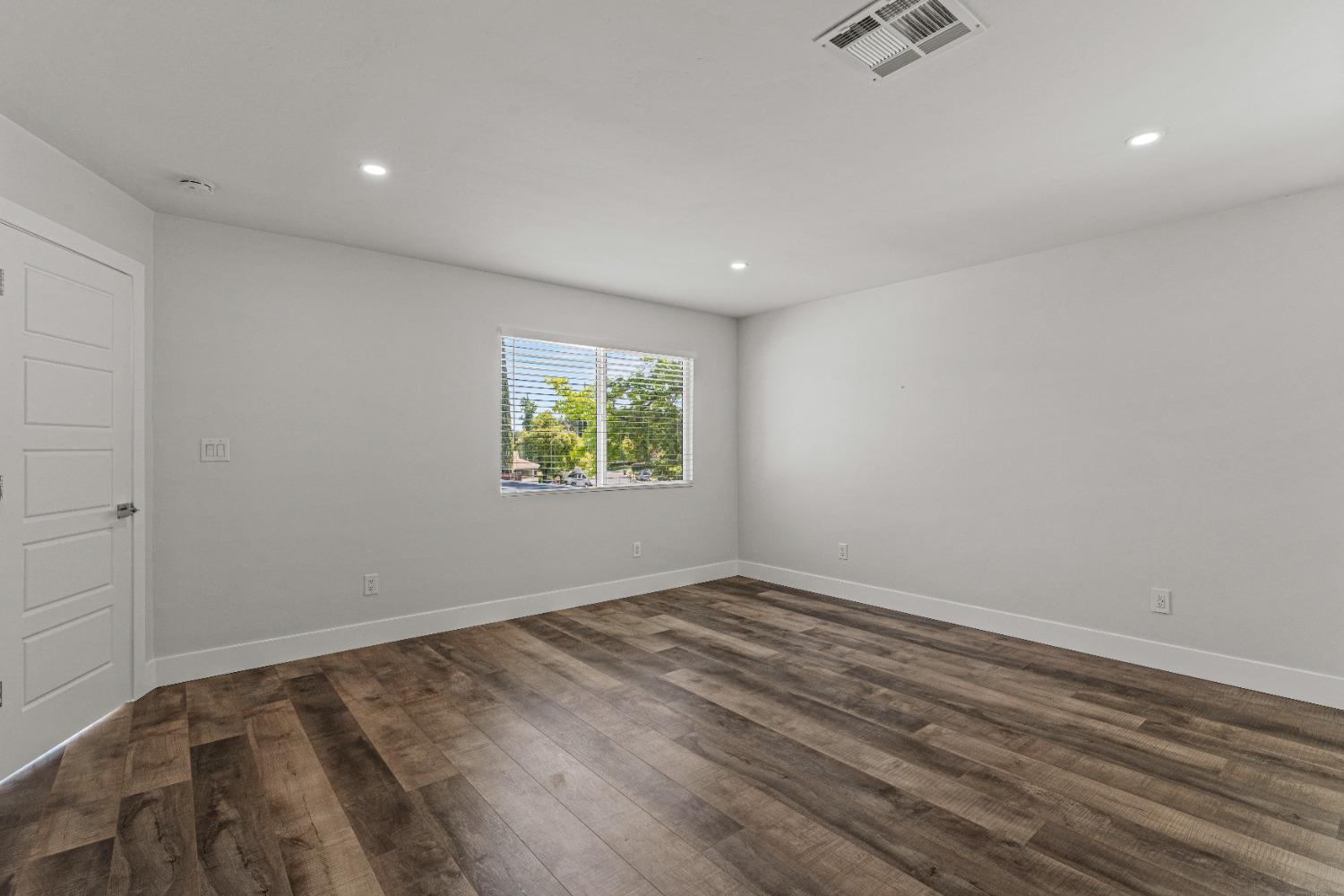 Detail Gallery Image 12 of 39 For 6865 Escallonia Dr, Orangevale,  CA 95662 - 3 Beds | 3 Baths
