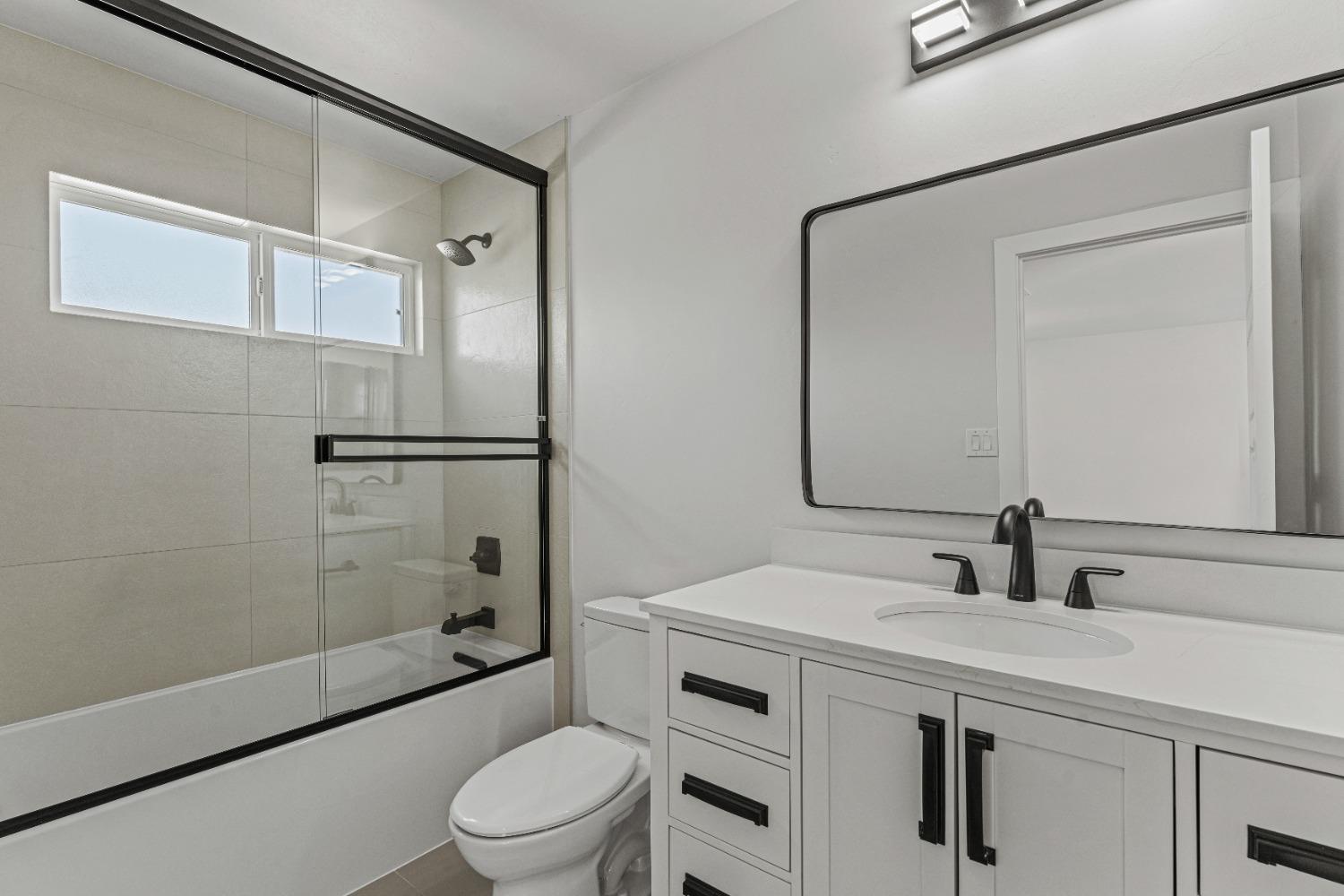 Detail Gallery Image 10 of 39 For 6865 Escallonia Dr, Orangevale,  CA 95662 - 3 Beds | 3 Baths
