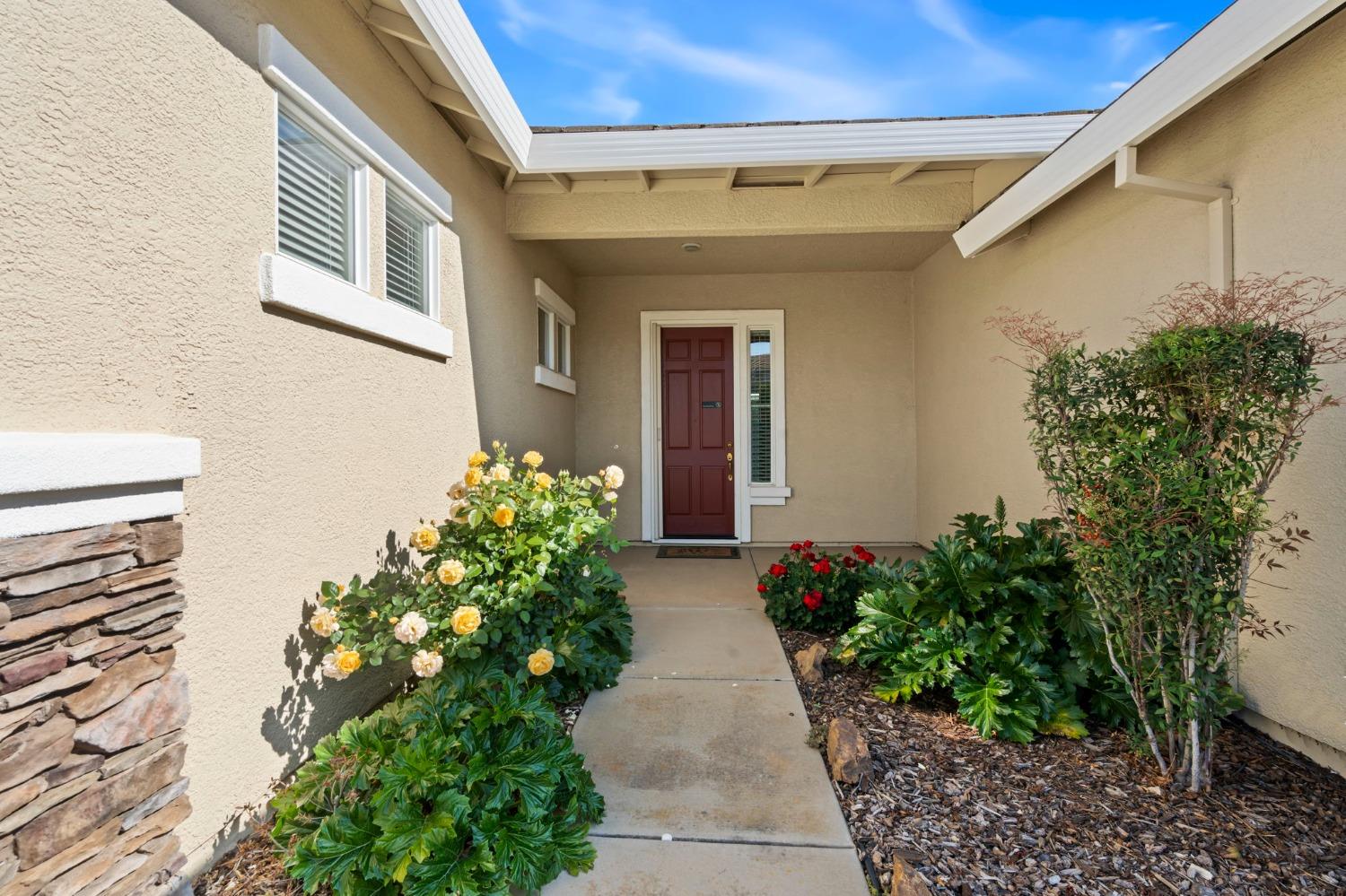 Mission Hills Drive, Sacramento, California image 2