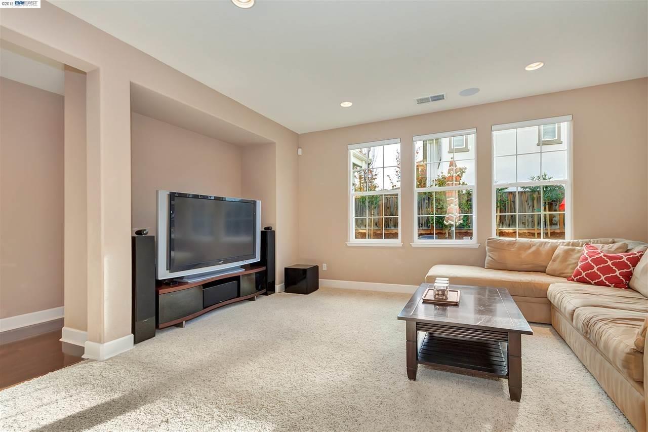 Detail Gallery Image 14 of 29 For 2159 Mornington Ln, San Ramon,  CA 94582 - 4 Beds | 3 Baths