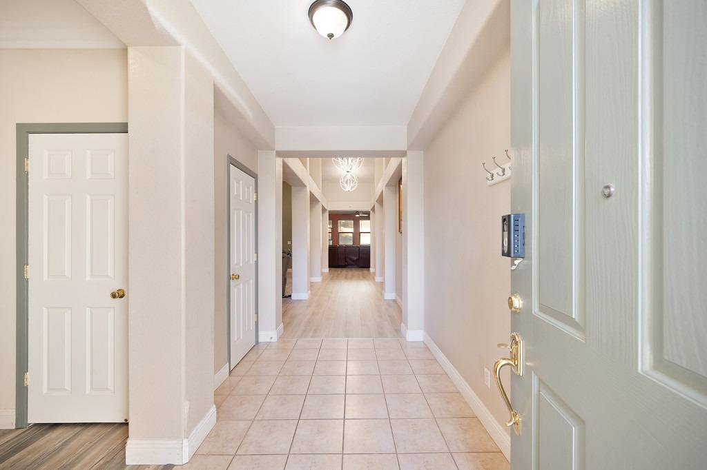 Detail Gallery Image 7 of 64 For 7805 Megan Ann Ct, Antelope,  CA 95843 - 2 Beds | 2 Baths