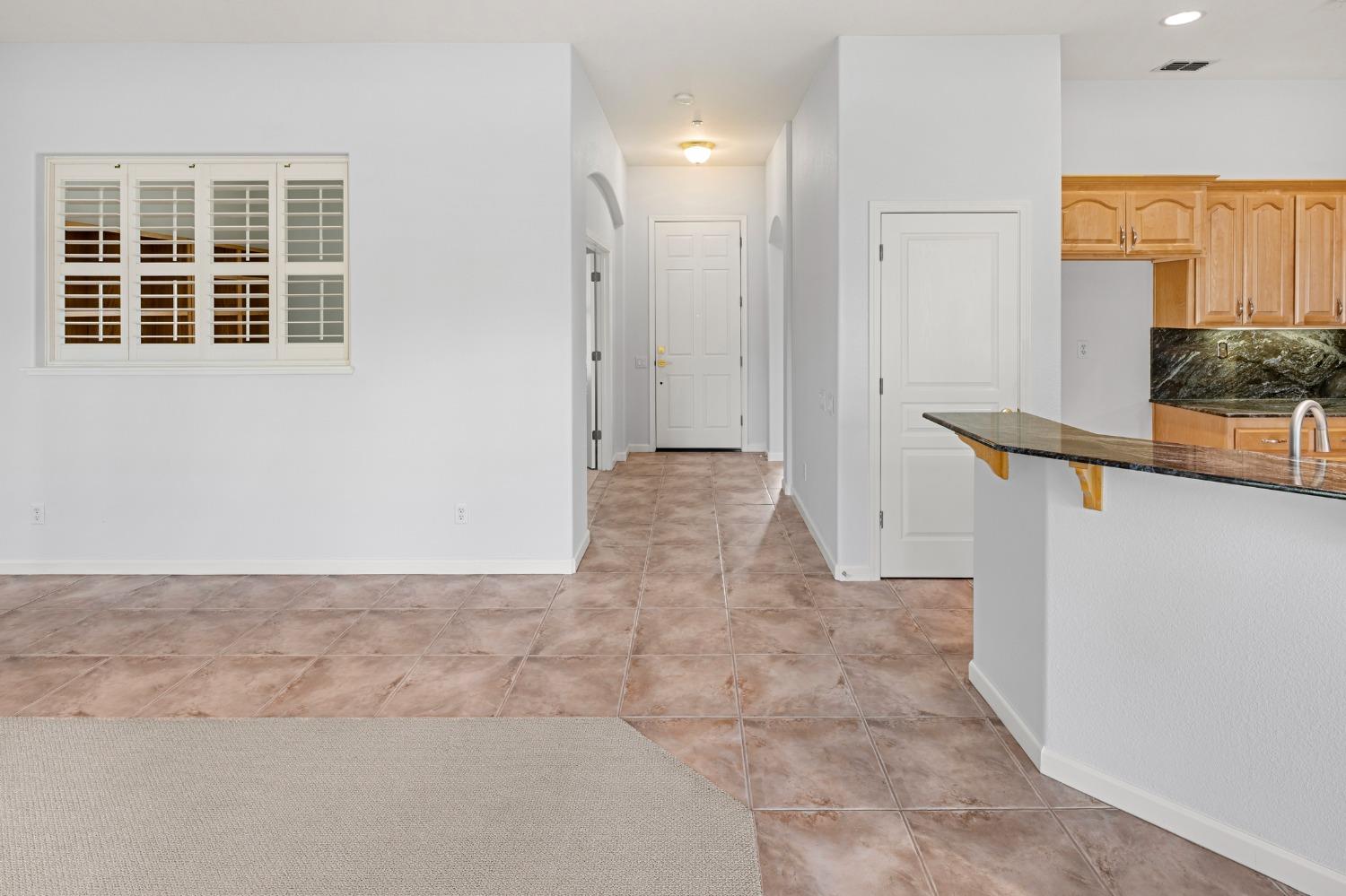 Pleasant Creek Drive, Rocklin, California image 5