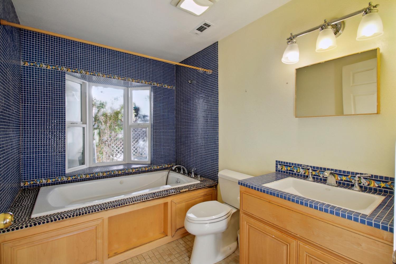 Detail Gallery Image 28 of 57 For 915 Eureka Ave, Davis,  CA 95616 - 6 Beds | 5 Baths