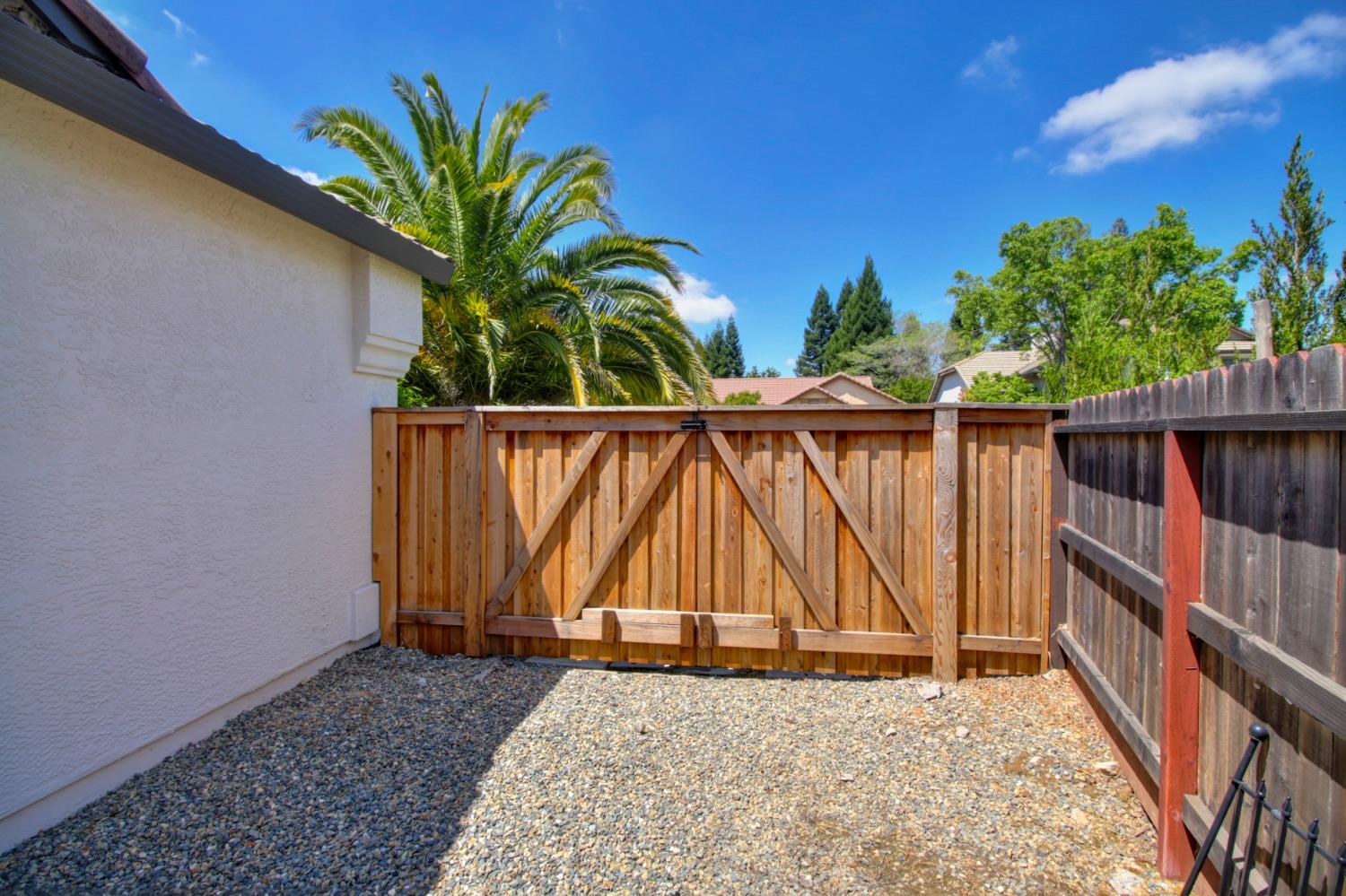 Avenida Martina, Roseville, California image 32