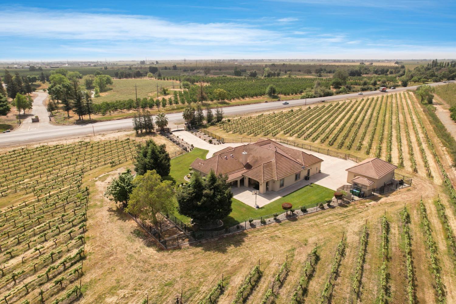Detail Gallery Image 15 of 82 For 16355 N Highway 88, Lodi,  CA 95240 - 5 Beds | 4 Baths