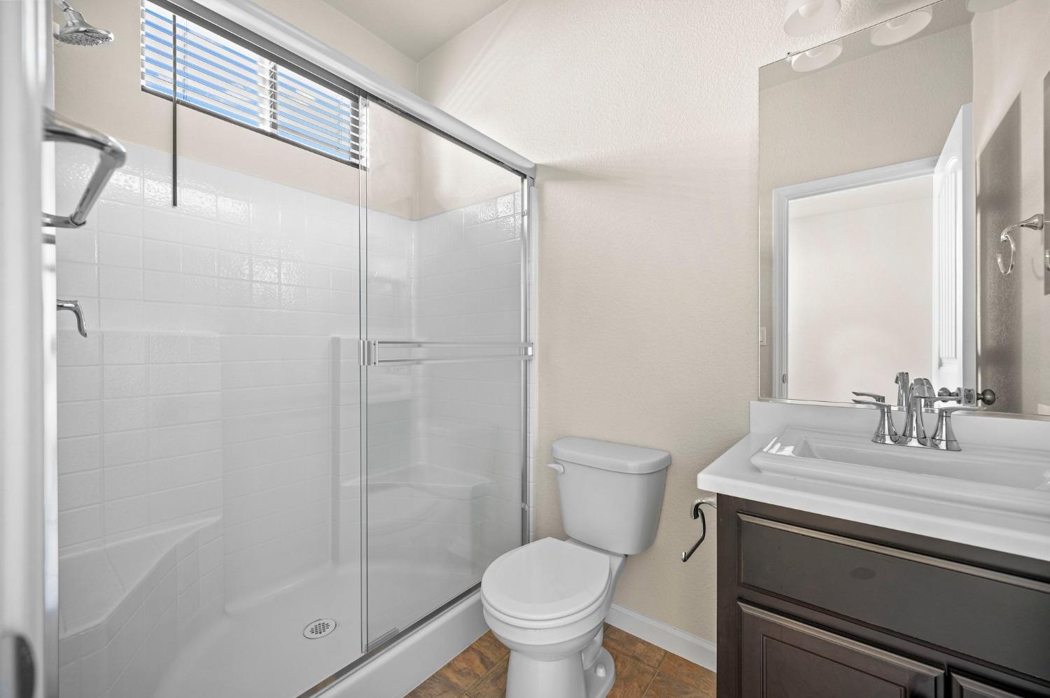 Detail Gallery Image 25 of 31 For 2101 Melody Ln, Modesto,  CA 95355 - 6 Beds | 4 Baths