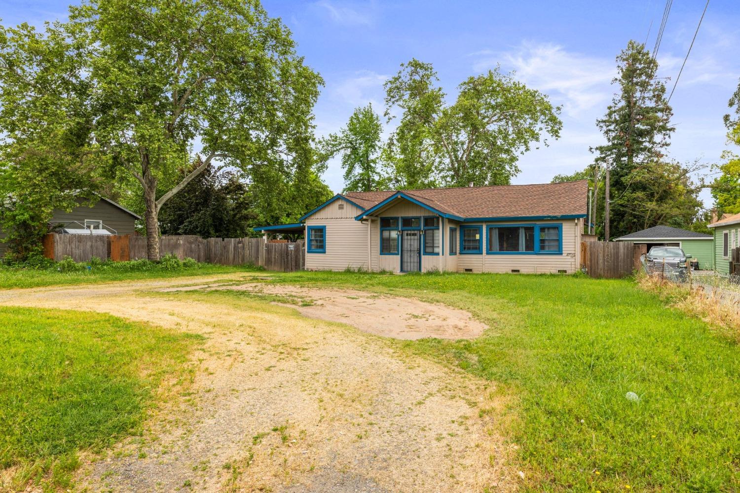 Detail Gallery Image 1 of 43 For 5148 Marconi Ave, Carmichael,  CA 95608 - 3 Beds | 2 Baths