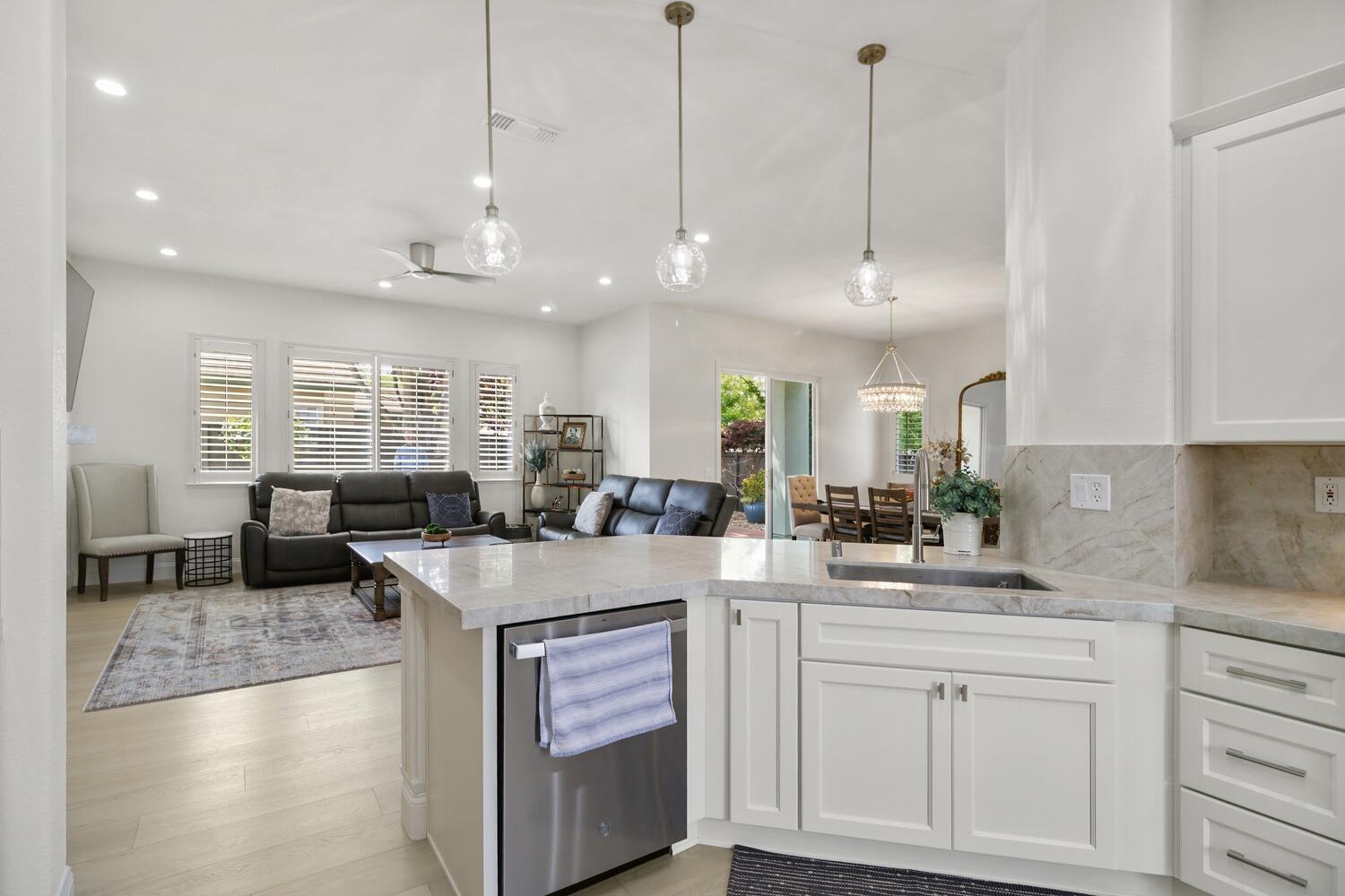 Detail Gallery Image 38 of 85 For 2500 Emerald Lake, Elk Grove,  CA 95758 - 2 Beds | 2 Baths