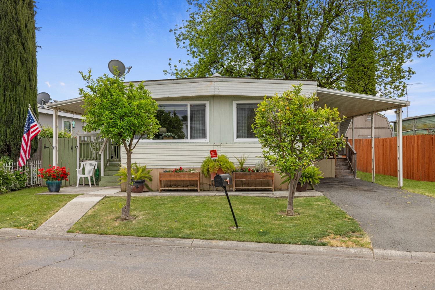 Detail Gallery Image 2 of 33 For 4350 Cherokee Rd 34, Stockton,  CA 95215 - 2 Beds | 1 Baths