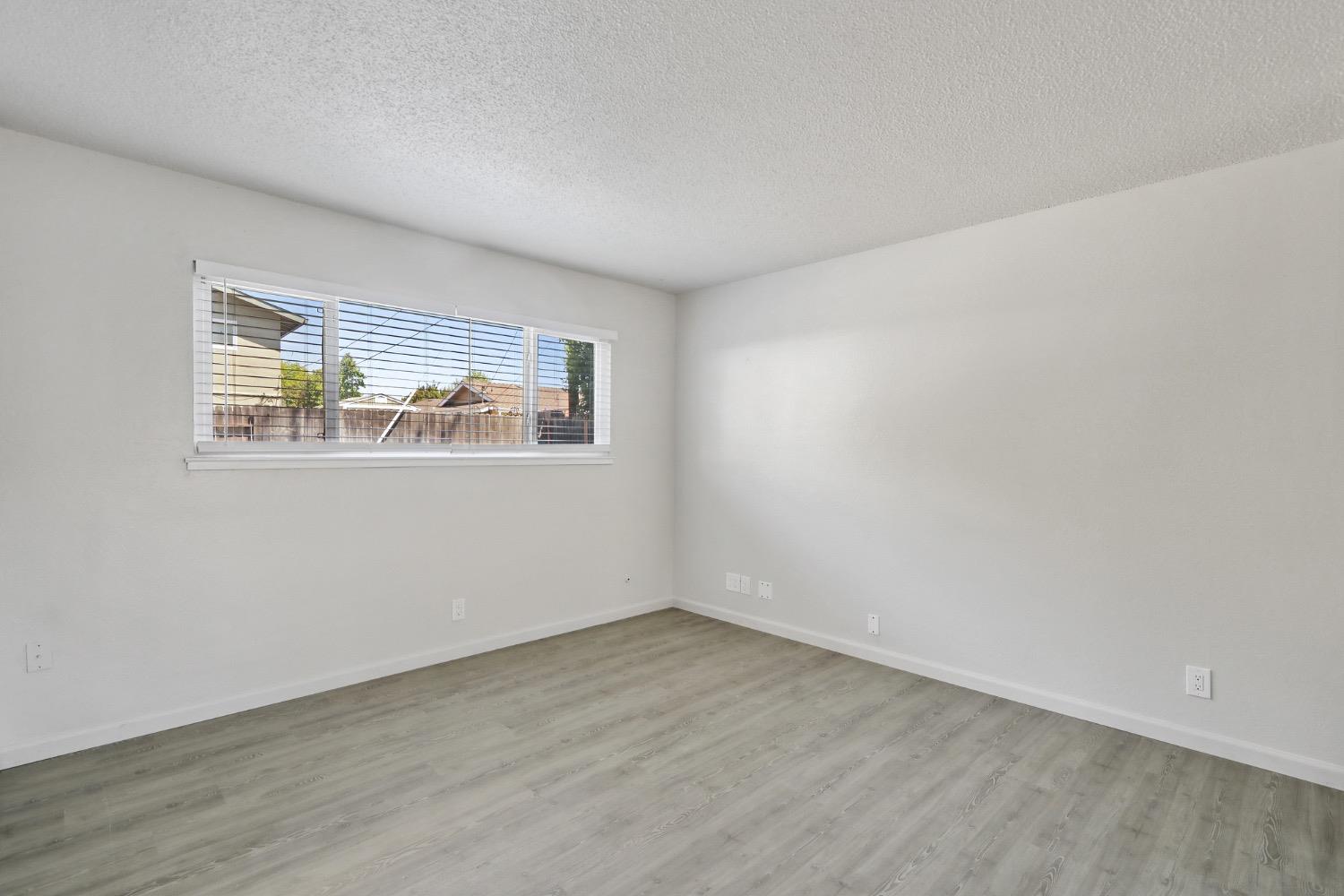 Detail Gallery Image 25 of 44 For 9101 La Riviera Dr, Sacramento,  CA 95826 - 4 Beds | 2 Baths