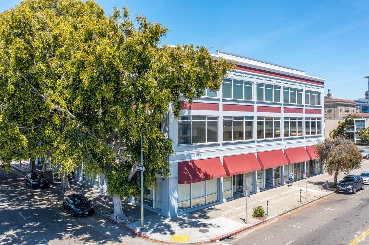 Detail Gallery Image 1 of 18 For 212 9th #304,  Oakland,  CA 94607 - – Beds | – Baths