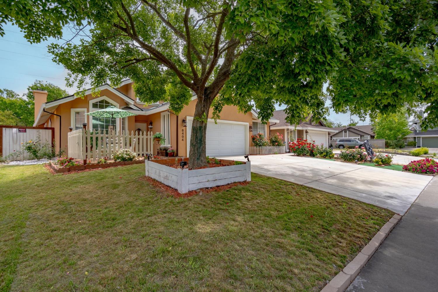 Detail Gallery Image 1 of 25 For 8404 Misty Pass Way, Antelope,  CA 95843 - 3 Beds | 2 Baths