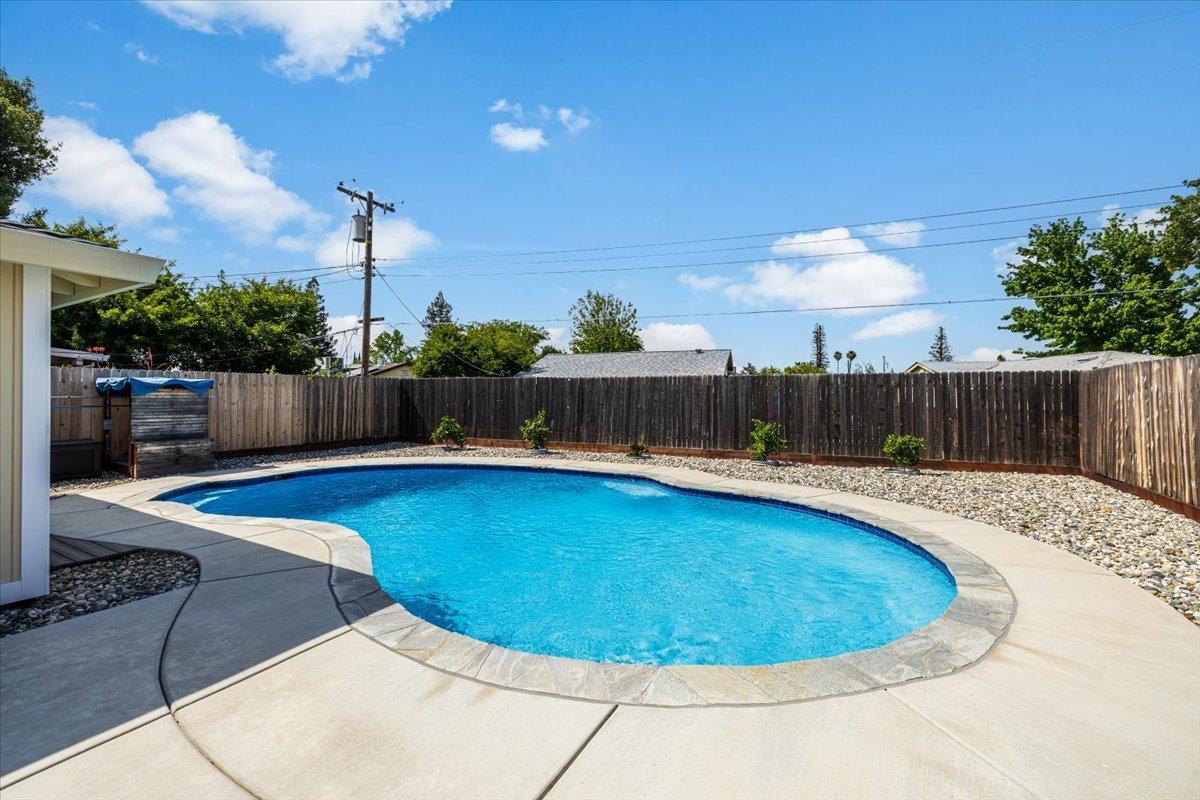 Edgerton Way, Carmichael, California image 17