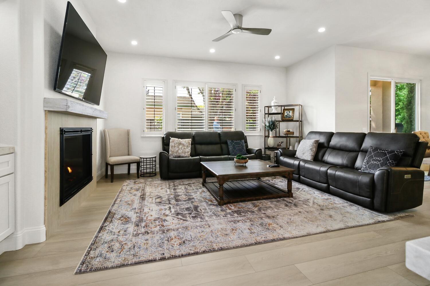 Detail Gallery Image 15 of 85 For 2500 Emerald Lake, Elk Grove,  CA 95758 - 2 Beds | 2 Baths