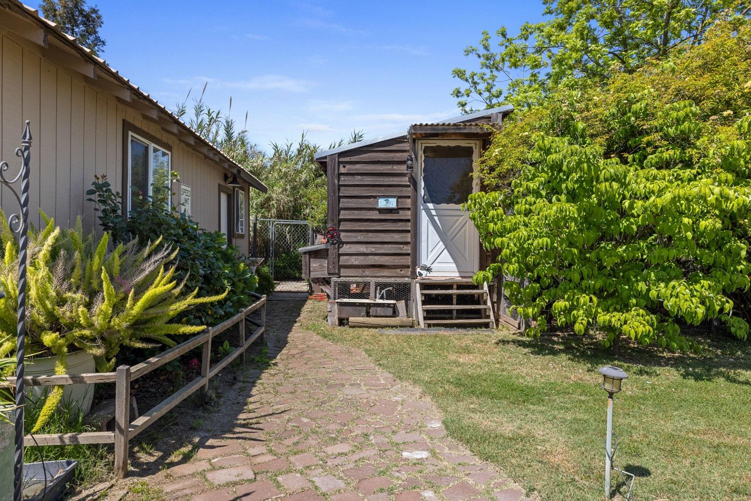 N Graham Road, Acampo, California image 38