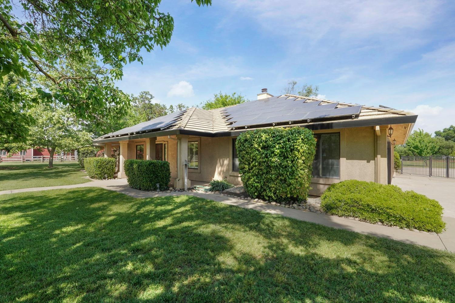 Detail Gallery Image 6 of 54 For 25292 White Fence Ct, Acampo,  CA 95220 - 4 Beds | 2 Baths
