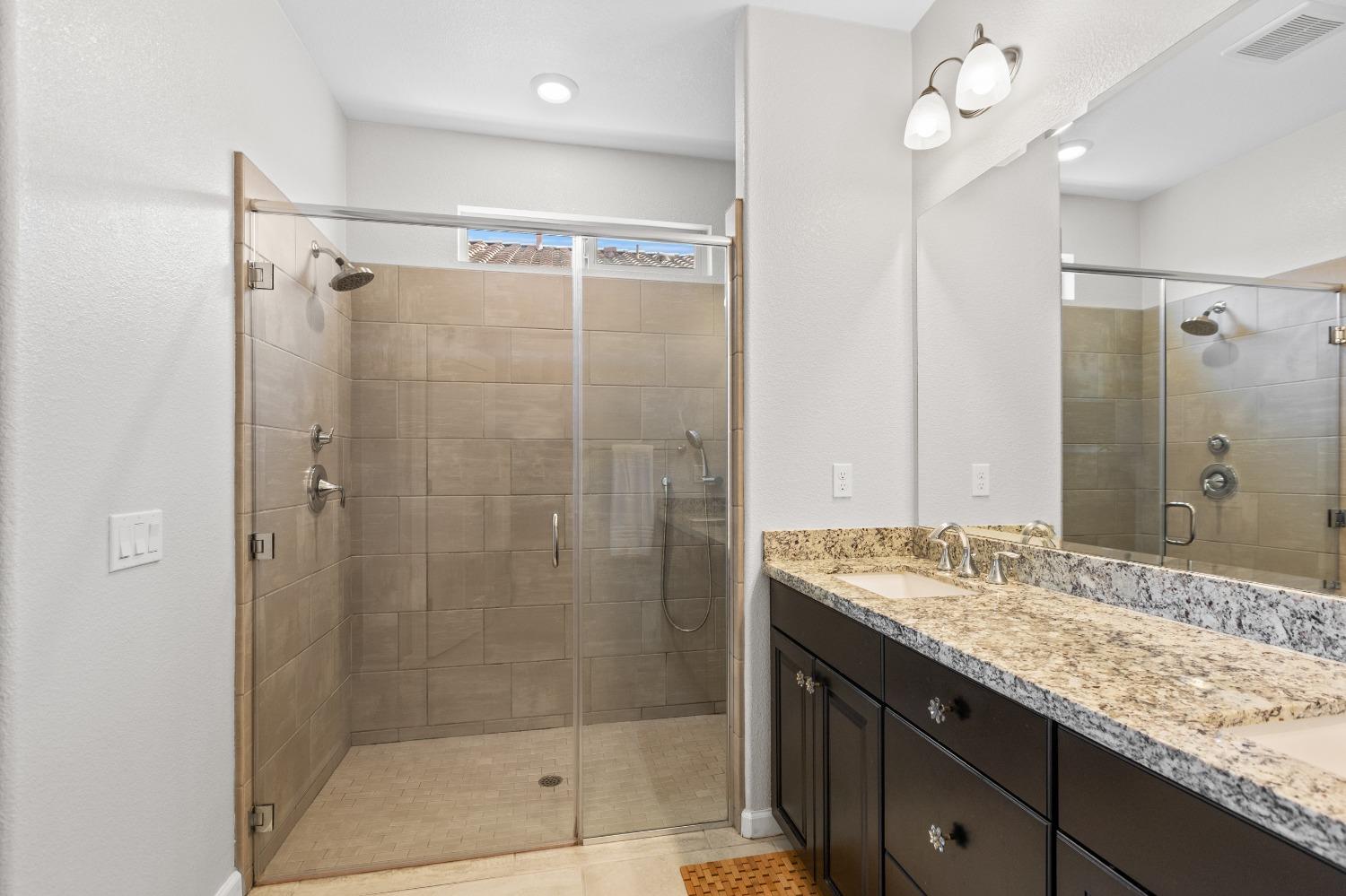 Detail Gallery Image 10 of 50 For 9273 Red Thistle Ct, Sacramento,  CA 95829 - 3 Beds | 2 Baths