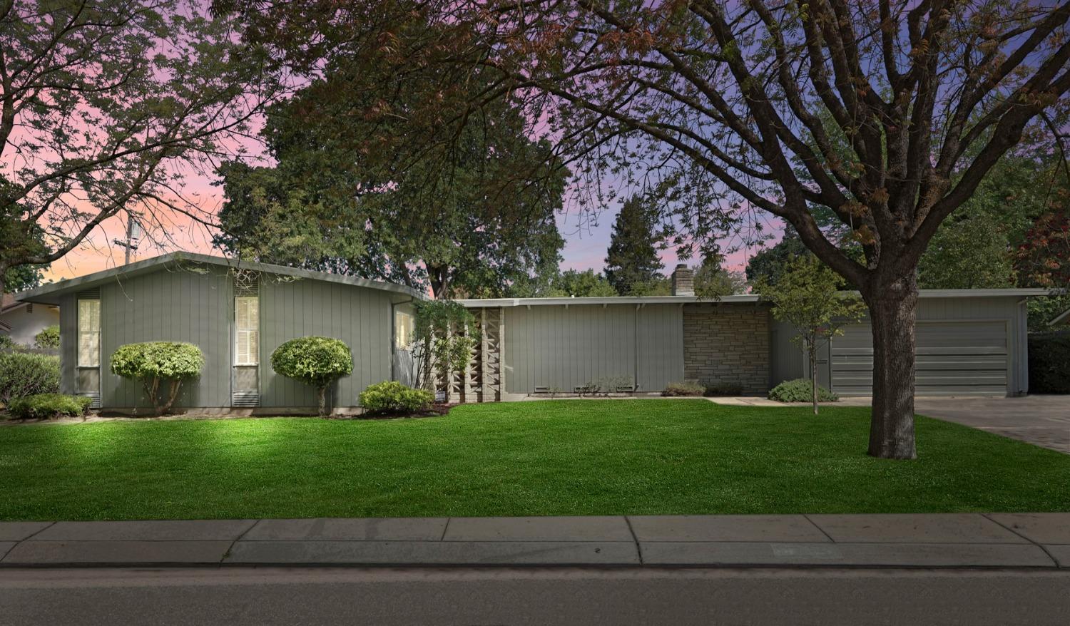 Detail Gallery Image 1 of 29 For 2205 Fernvale Dr, Stockton,  CA 95207 - 3 Beds | 2 Baths