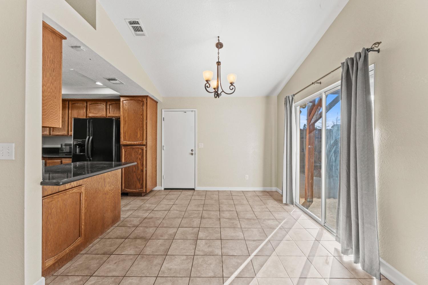 Detail Gallery Image 18 of 24 For 8156 Westray Dr, Sacramento,  CA 95829 - 3 Beds | 2 Baths