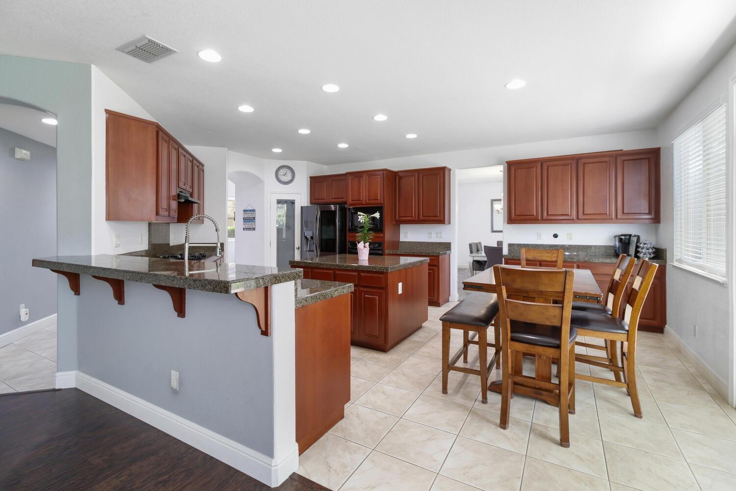 Detail Gallery Image 28 of 82 For 9736 Harrier Way, Elk Grove,  CA 95757 - 4 Beds | 3 Baths