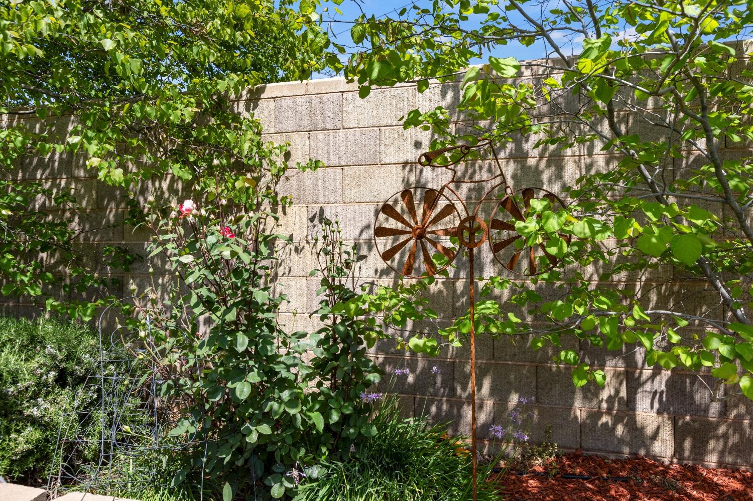 Detail Gallery Image 41 of 50 For 9273 Red Thistle Ct, Sacramento,  CA 95829 - 3 Beds | 2 Baths