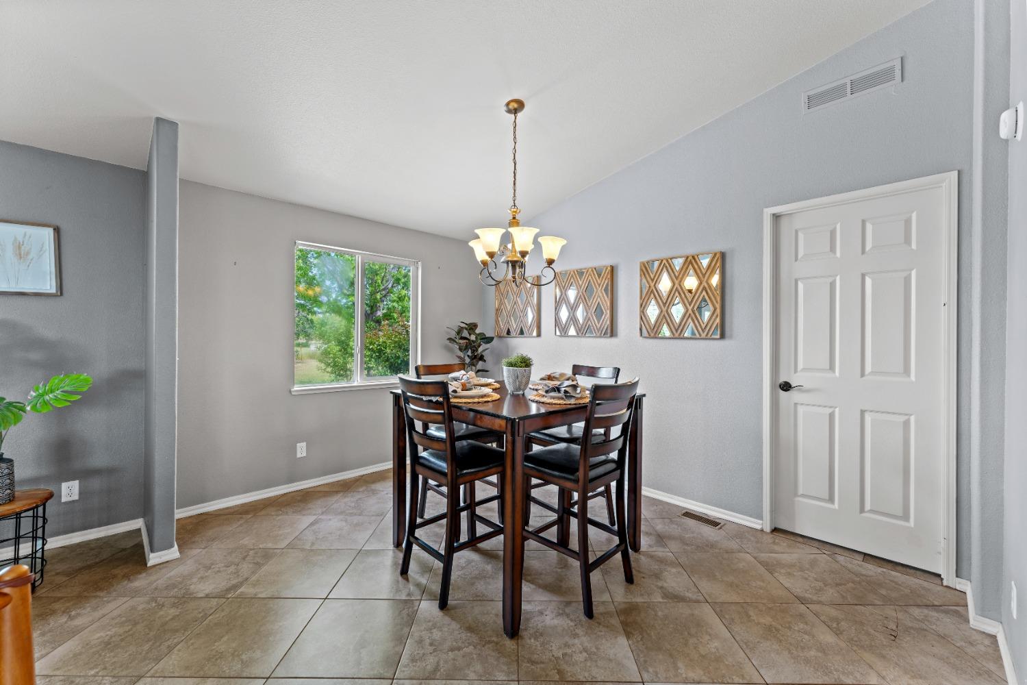Detail Gallery Image 12 of 88 For 7394 Camp Far West Rd, Wheatland,  CA 95692 - 3 Beds | 2 Baths