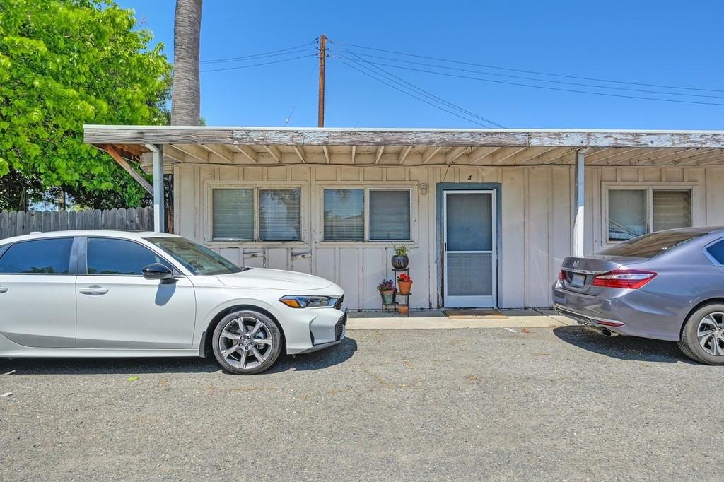 Detail Gallery Image 4 of 34 For 2730 Connie Dr, Sacramento,  CA 95815 - – Beds | – Baths