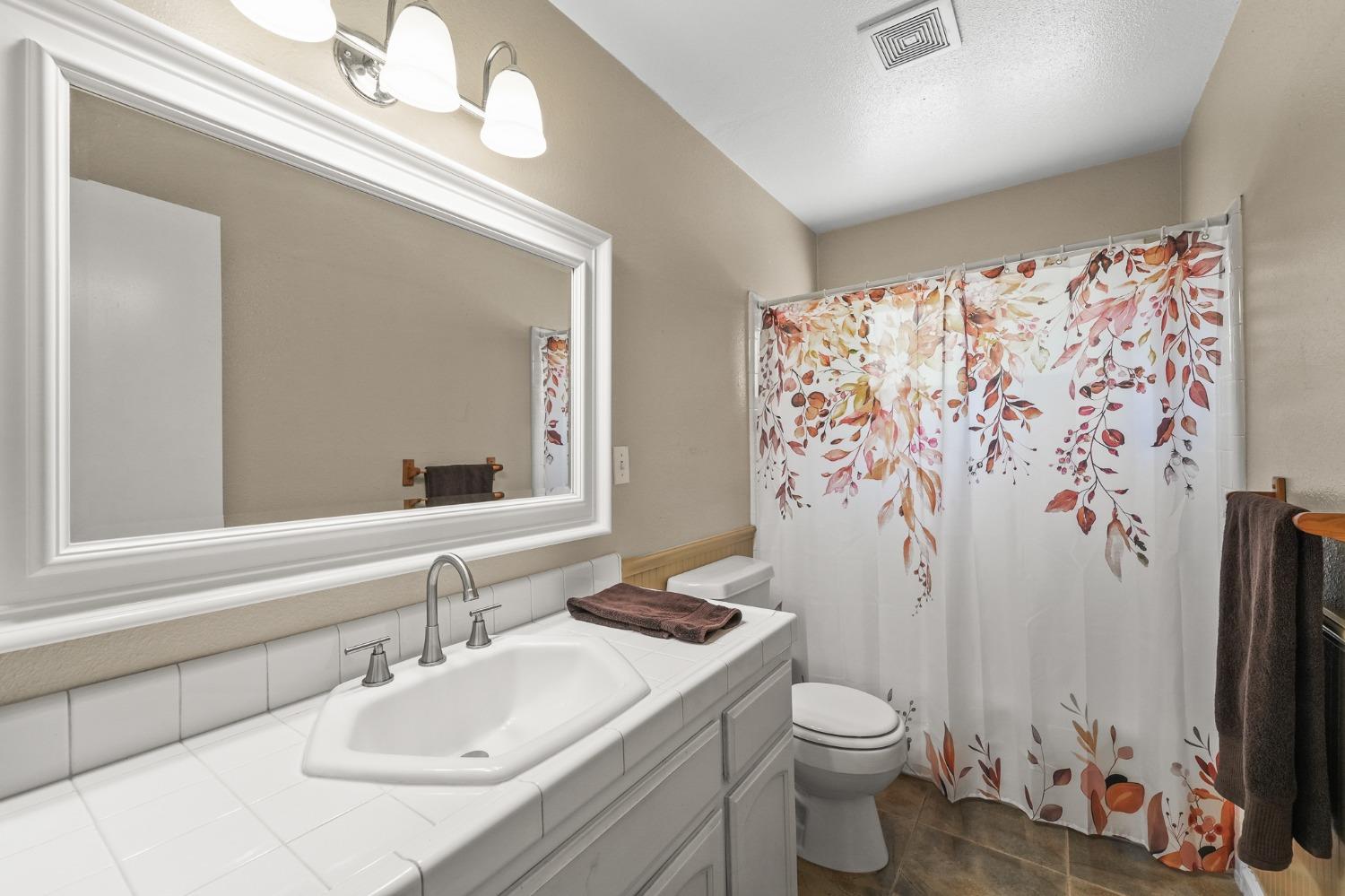 N Amber Way, Stockton, California image 28