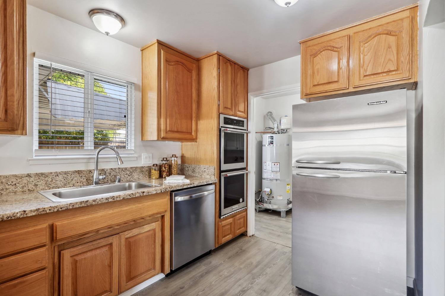 Detail Gallery Image 14 of 44 For 9101 La Riviera Dr, Sacramento,  CA 95826 - 4 Beds | 2 Baths