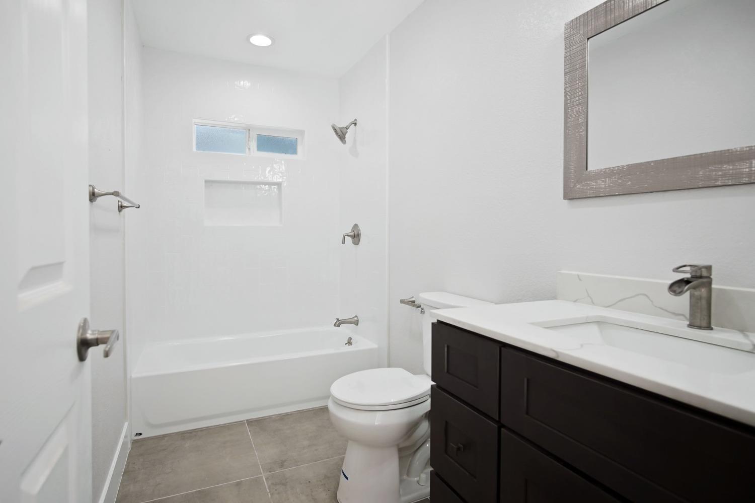 Edythe Street, Manteca, California image 8