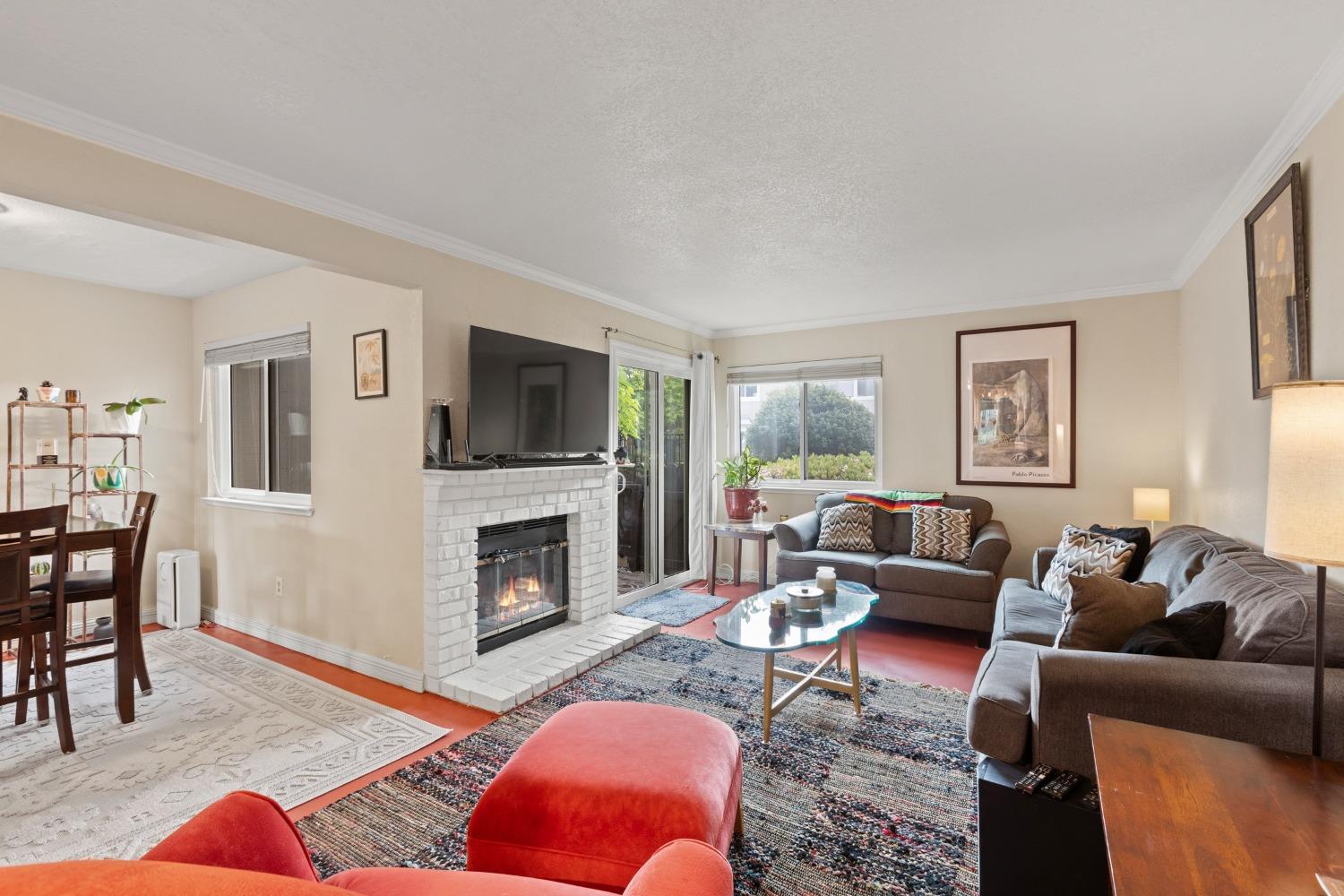 Photo #6: 225054549 Listing: Photo #6