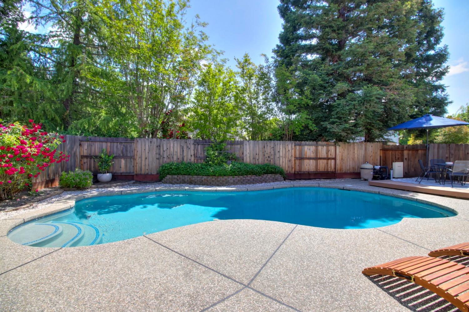 Avenida Martina, Roseville, California image 2