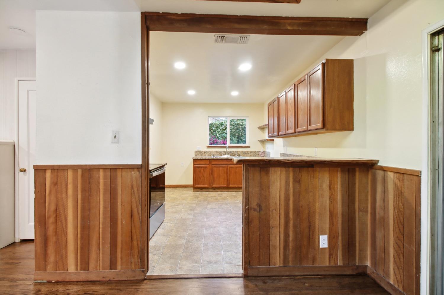 Detail Gallery Image 11 of 57 For 915 Eureka Ave, Davis,  CA 95616 - 6 Beds | 5 Baths