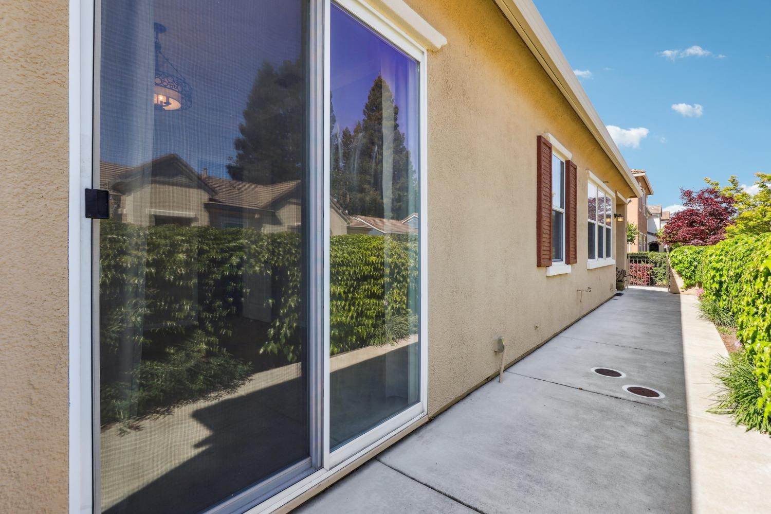 Detail Gallery Image 34 of 41 For 8040 Linda Isle Ln, Sacramento,  CA 95831 - 3 Beds | 2 Baths