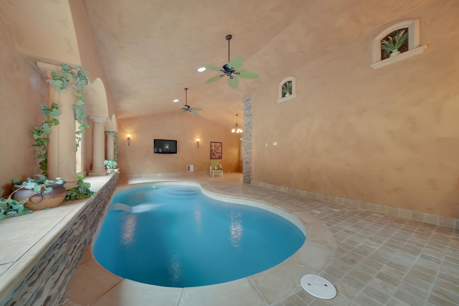 Detail Gallery Image 20 of 88 For 13707 Petersen Ranch Dr, Pine Grove,  CA 95665 - 3 Beds | 2/1 Baths