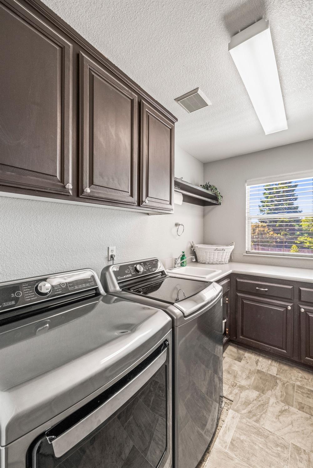 Garfield Court, Rocklin, California image 36