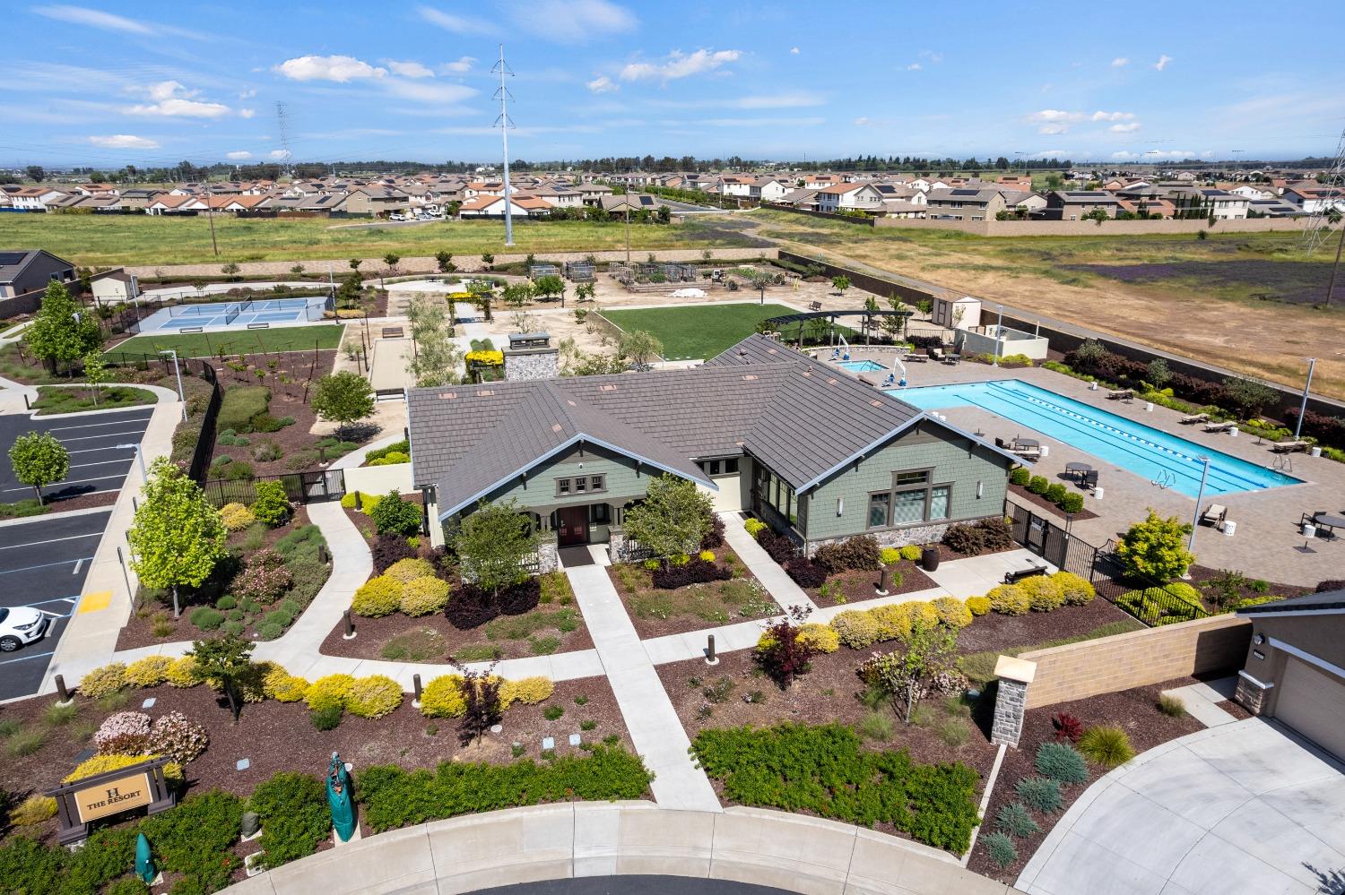 Detail Gallery Image 45 of 50 For 9273 Red Thistle Ct, Sacramento,  CA 95829 - 3 Beds | 2 Baths
