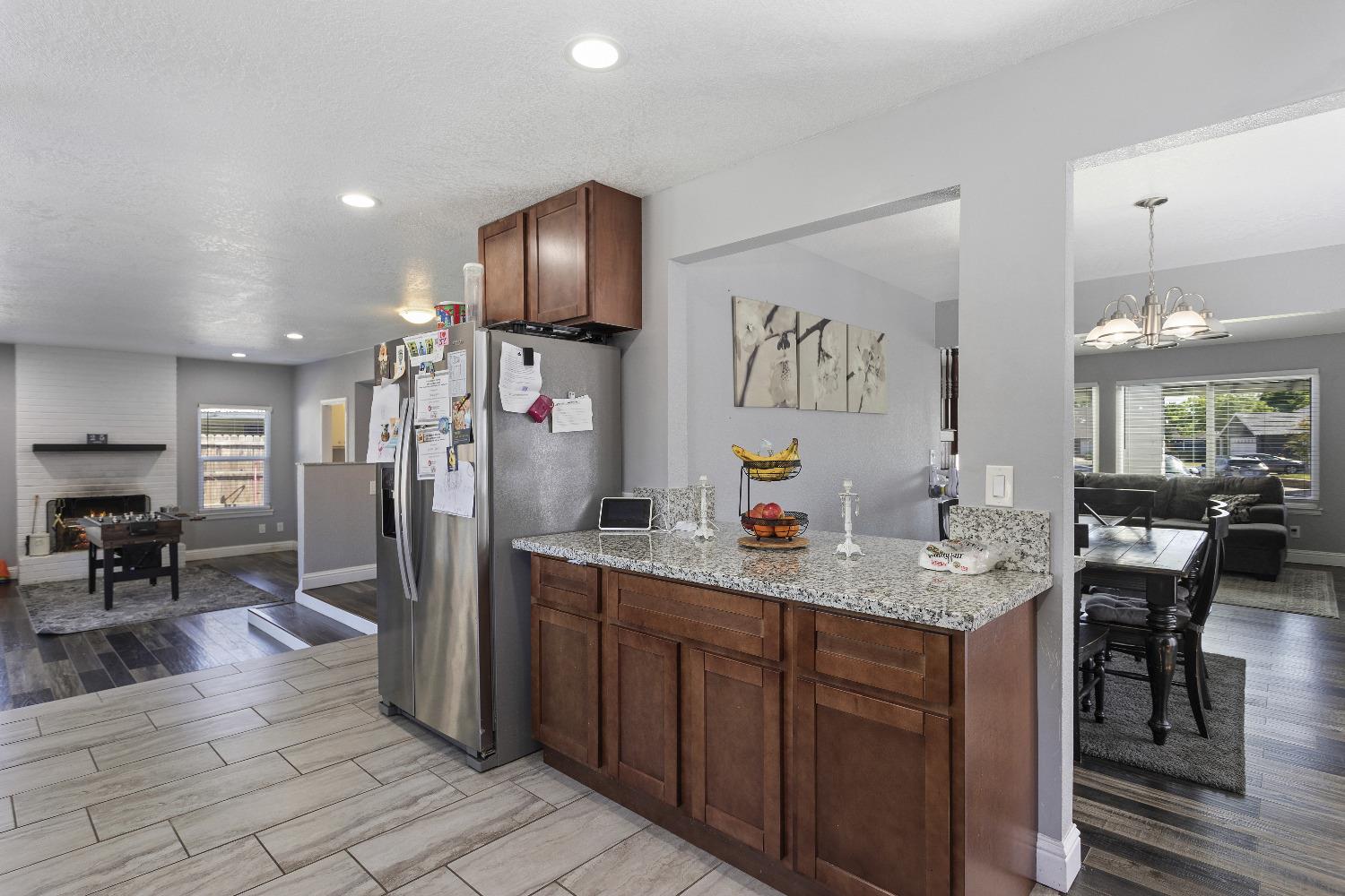 Detail Gallery Image 5 of 30 For 9722 Dublin Ct, Stockton,  CA 95209 - 3 Beds | 2/1 Baths