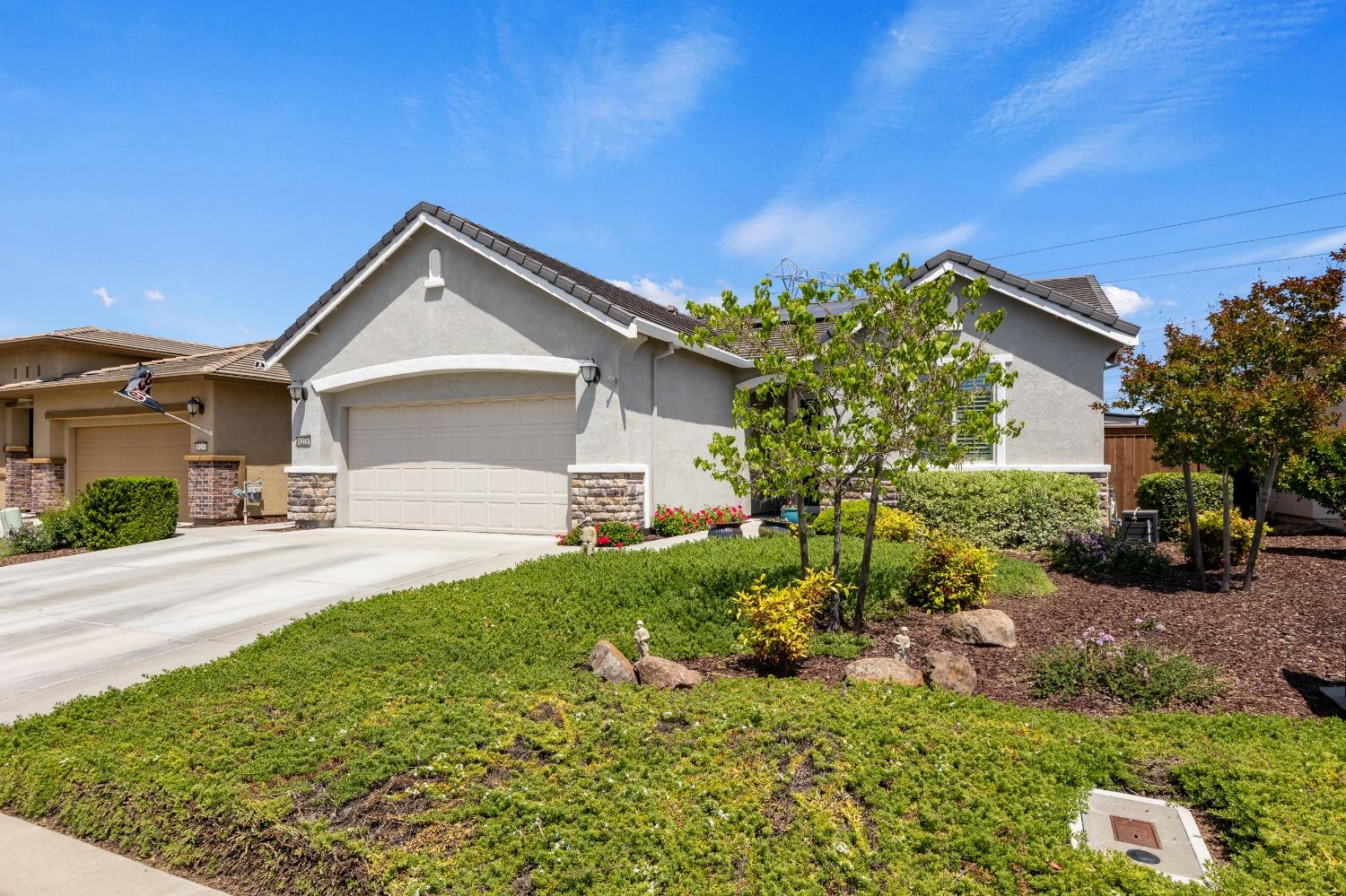 Detail Gallery Image 3 of 50 For 9273 Red Thistle Ct, Sacramento,  CA 95829 - 3 Beds | 2 Baths