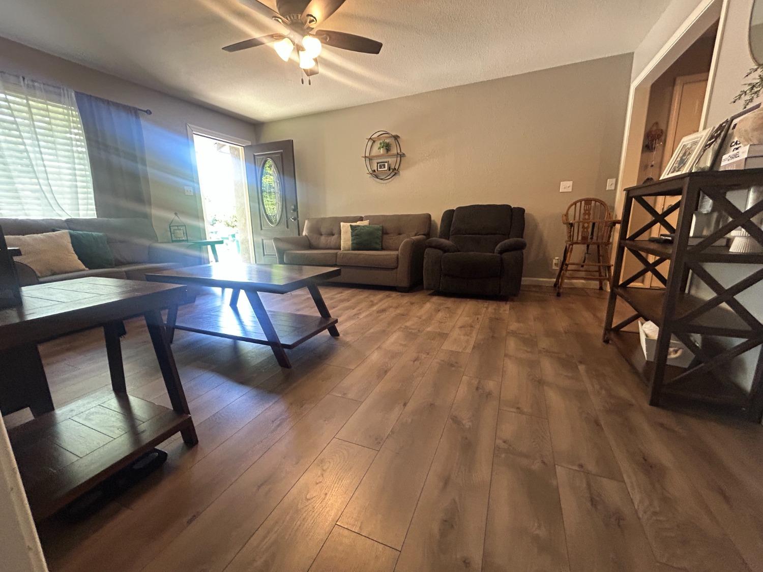 Detail Gallery Image 5 of 17 For 2448 E Washington St, Stockton,  CA 95205 - 3 Beds | 2 Baths