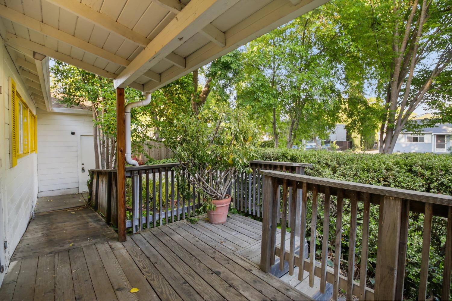 Detail Gallery Image 4 of 57 For 915 Eureka Ave, Davis,  CA 95616 - 6 Beds | 5 Baths