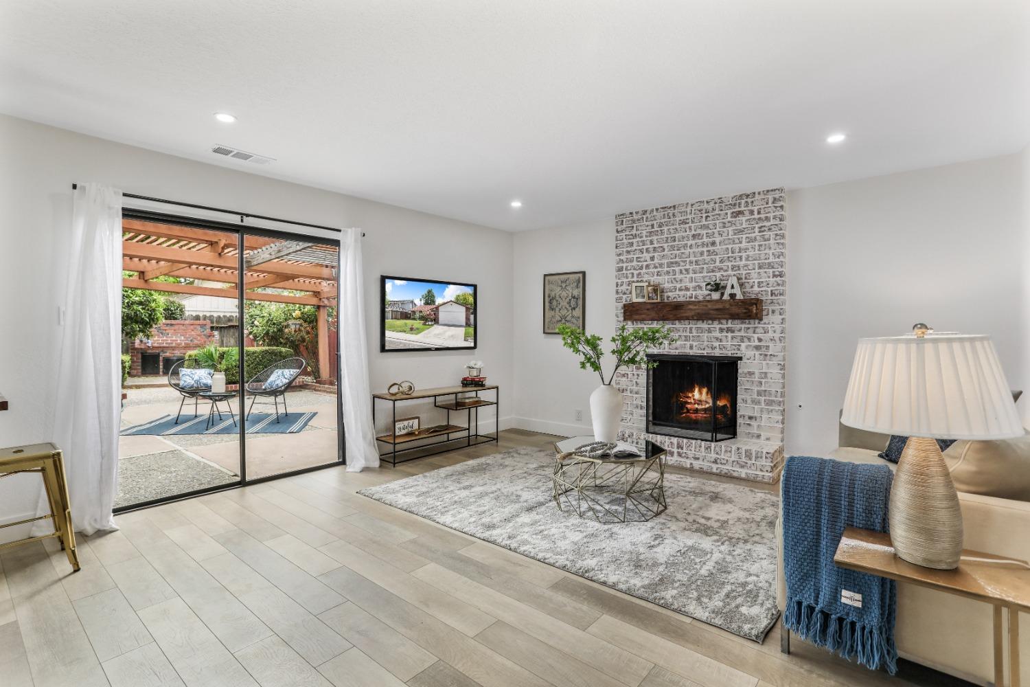 Oakhurst Way, Stockton, California image 9