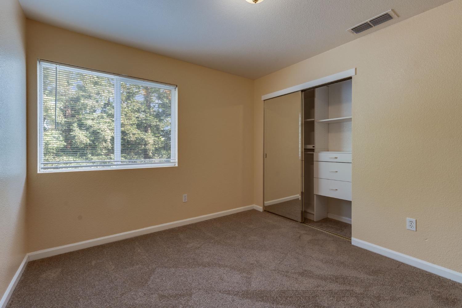 E Valley Drive, Elk Grove, California image 25