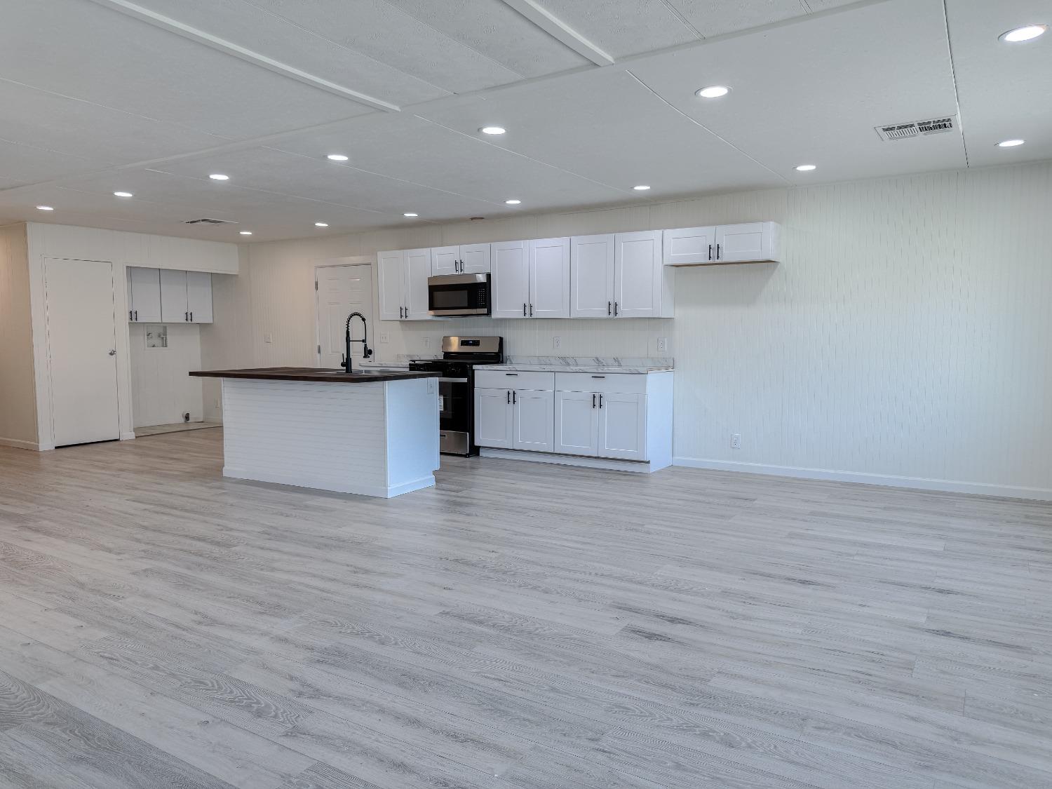 Detail Gallery Image 10 of 48 For 5836 Stonyford, Sacramento,  CA 95842 - 3 Beds | 2 Baths