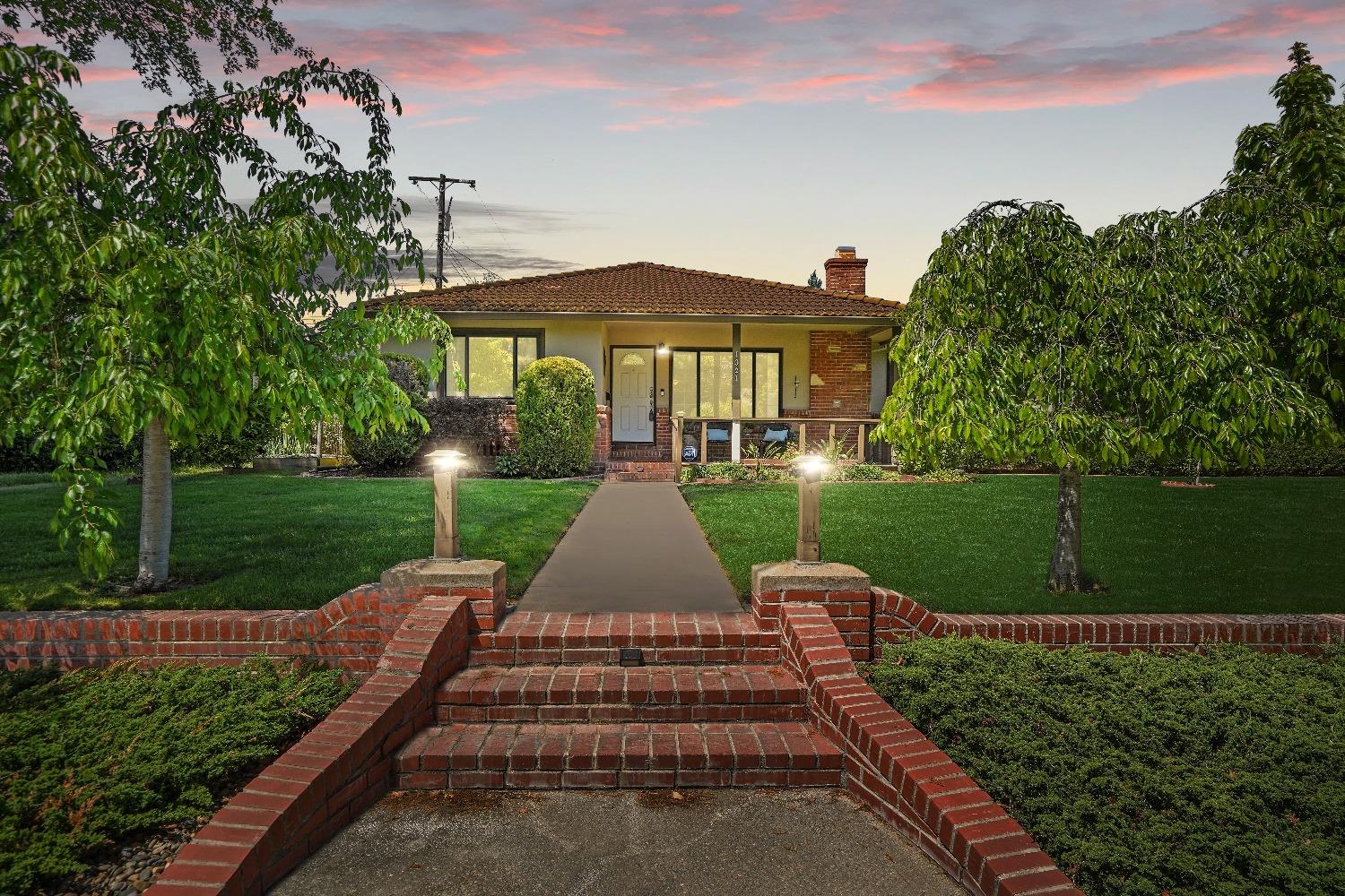 Los Molinos Way, Sacramento, California image 1