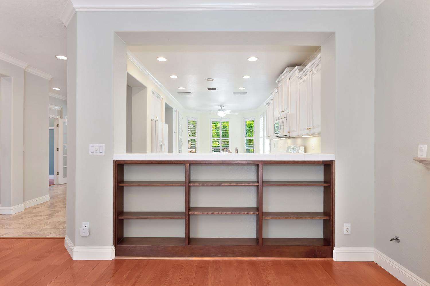 Detail Gallery Image 14 of 24 For 251 Perazul Cir, Sacramento,  CA 95835 - 1 Beds | 2 Baths