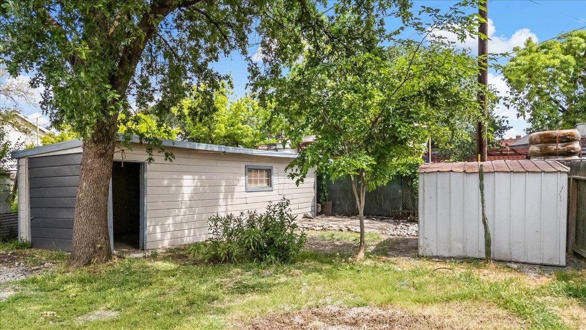 Sycamore Avenue, Stockton, California image 38