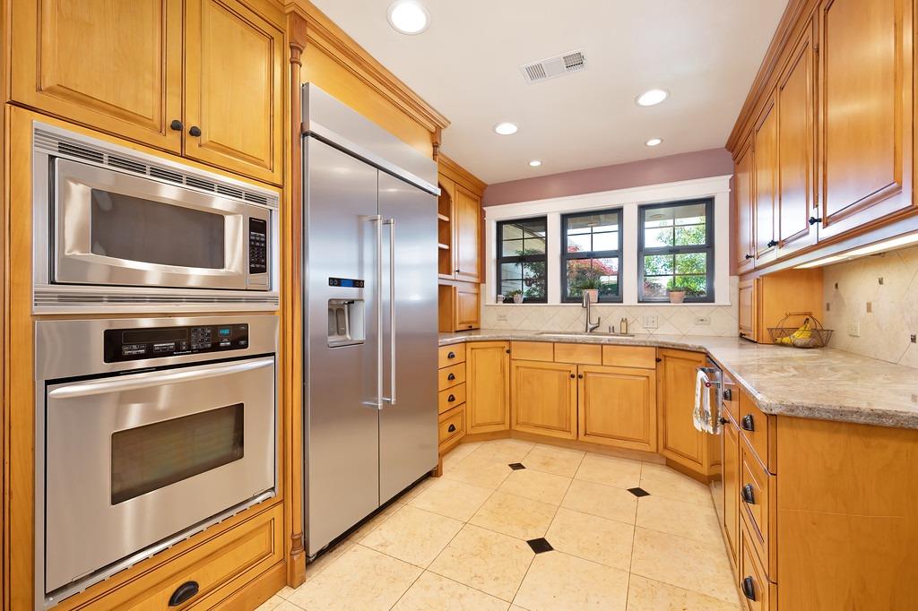 Banff Vista Drive, Elk Grove, California image 13